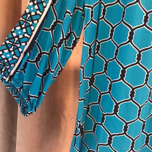 Crown Ivy scalloped mid length sleeves - Picture 3 of 3